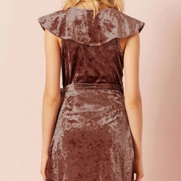 EUC Forever 21 Velvet wrap dress mauve size small - Picture 2 of 8